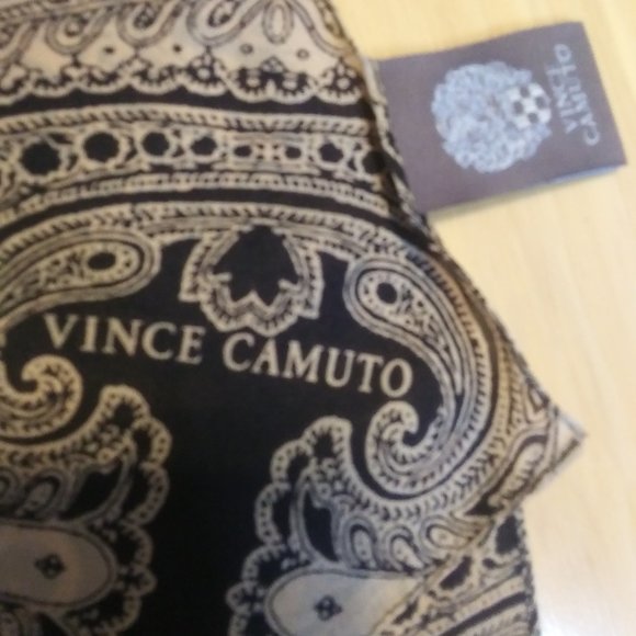 Vince Camuto silk scarf Dry clean only - Picture 2 of 11